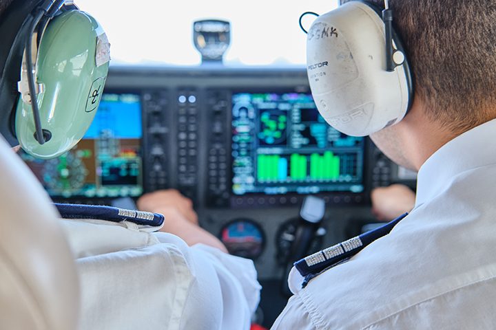 Glass cockpit'te eğitmen ve öğrenci